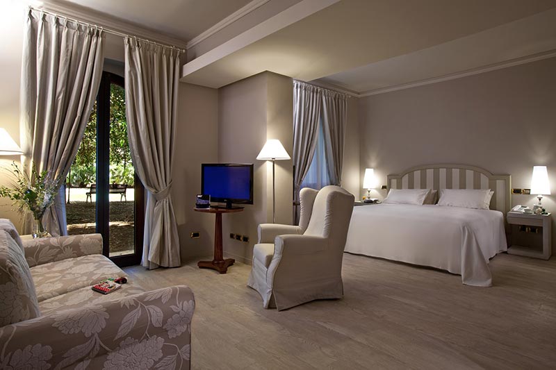 grand-hotel-baia-verde-family-room